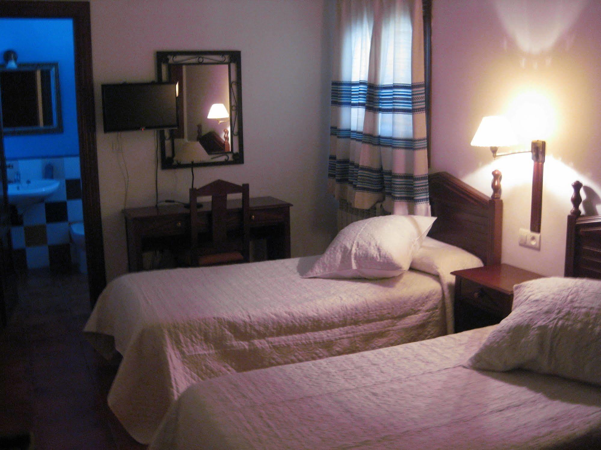 Hostal El Cascapenas De La Alpujarra Capileira Extérieur photo