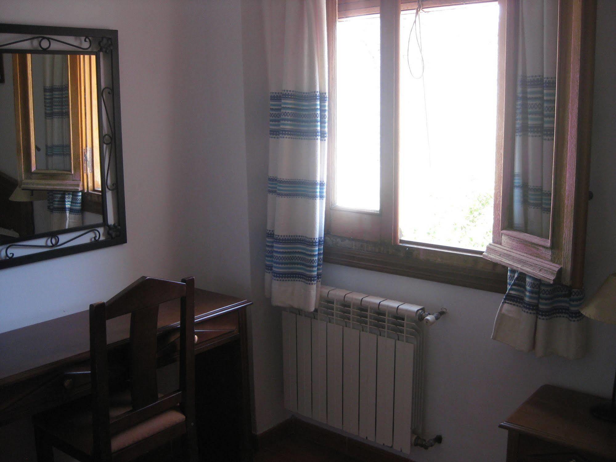 Hostal El Cascapenas De La Alpujarra Capileira Extérieur photo